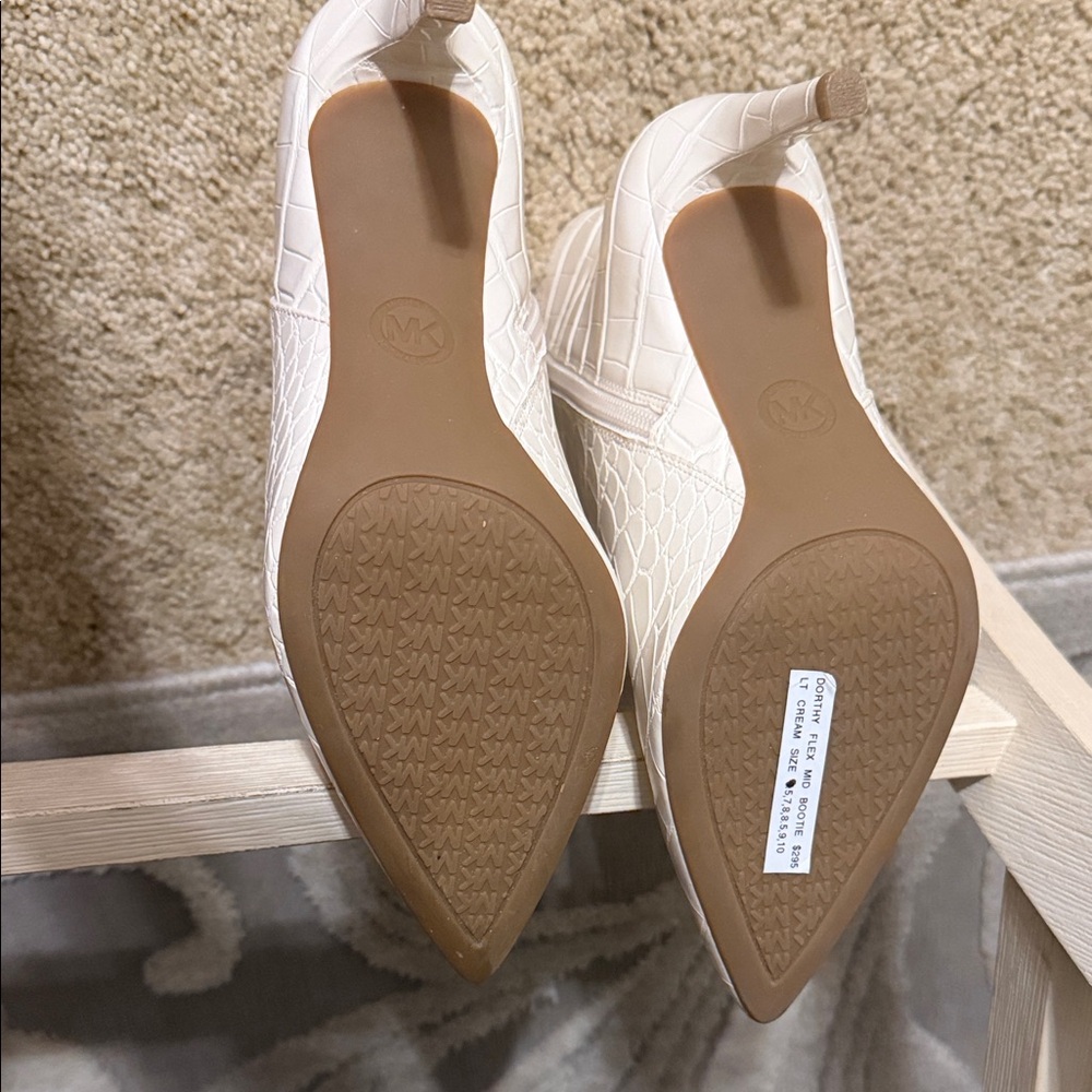 Michael Kors Light Cream Dorothy Flex Mid Bootie - Picture 3 of 9